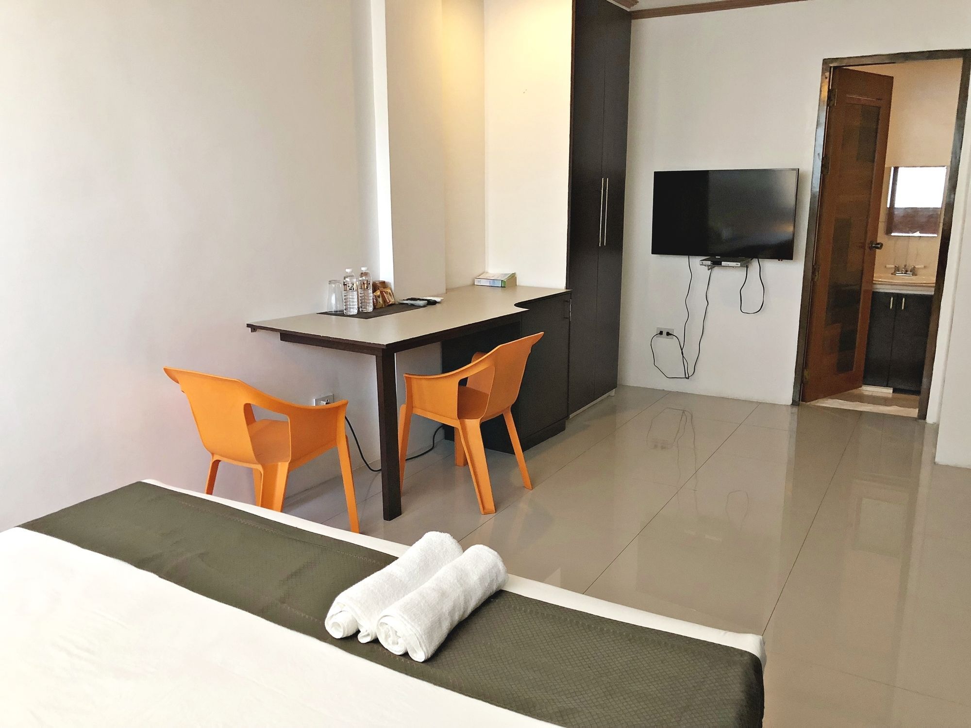 Daj Suites Boutique Hotel Tagaytay City Bagian luar foto