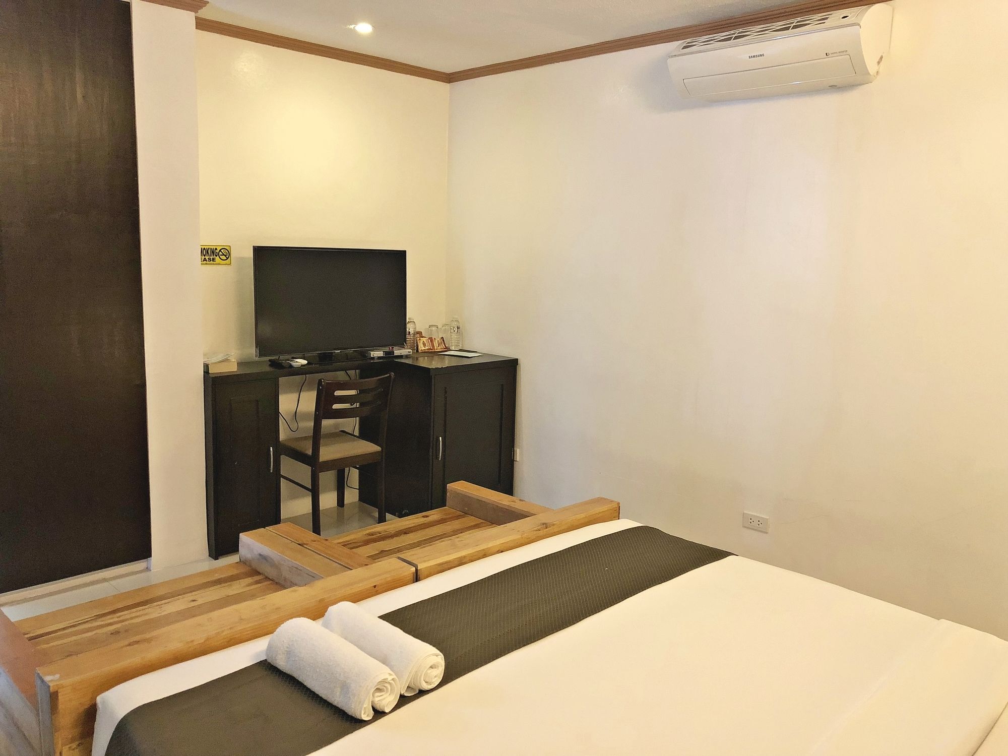 Daj Suites Boutique Hotel Tagaytay City Bagian luar foto