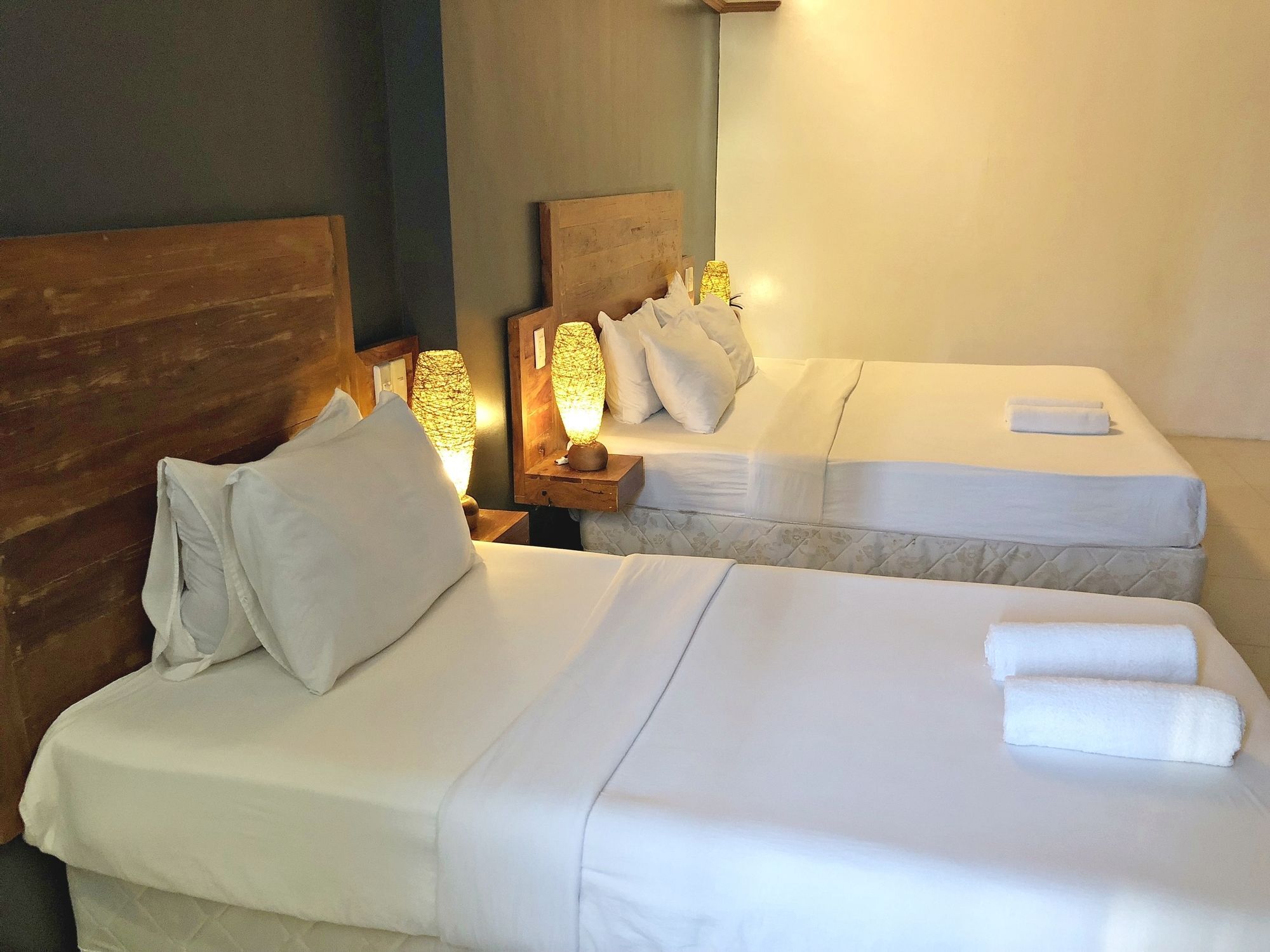 Daj Suites Boutique Hotel Tagaytay City Bagian luar foto