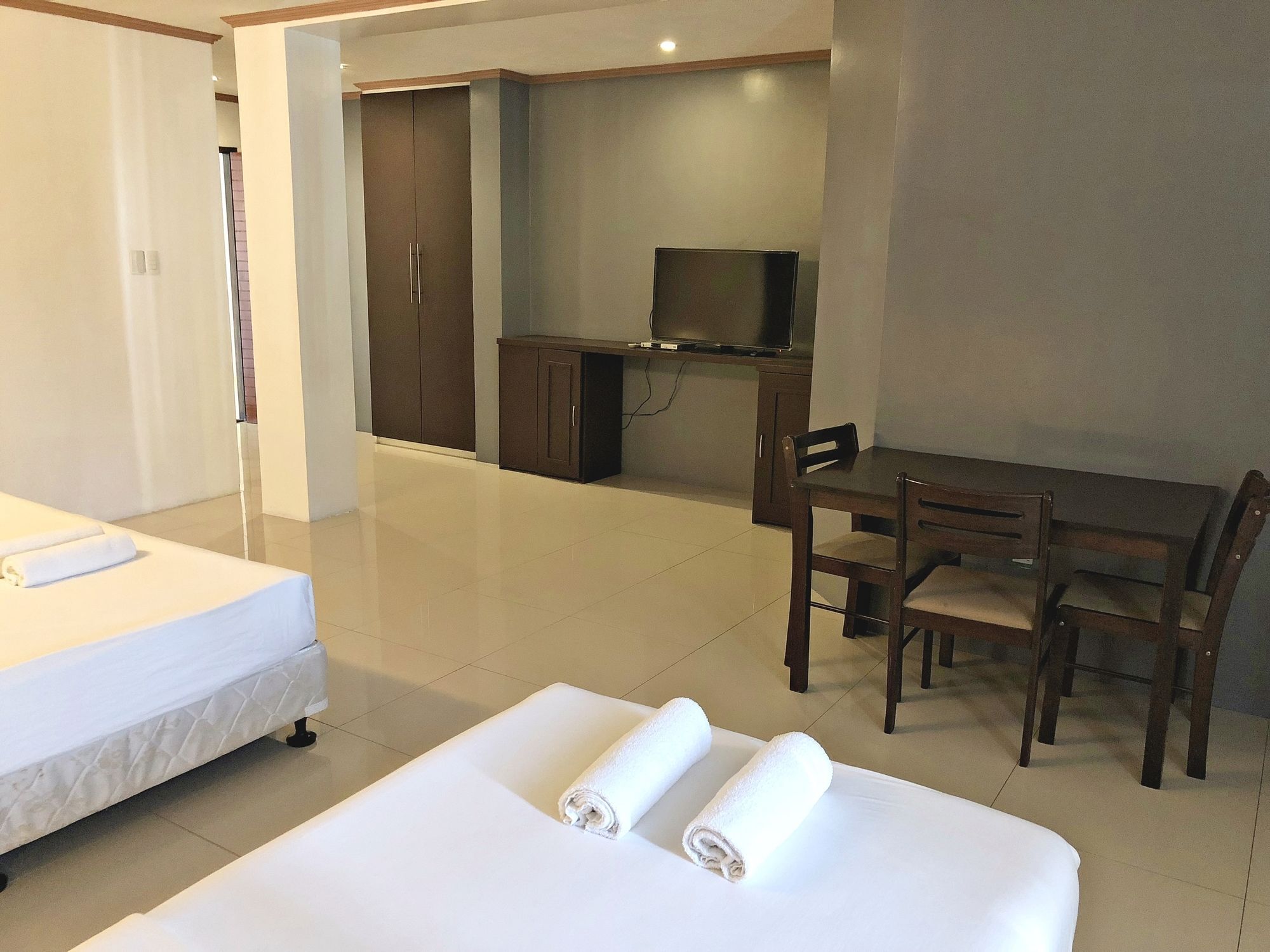 Daj Suites Boutique Hotel Tagaytay City Bagian luar foto