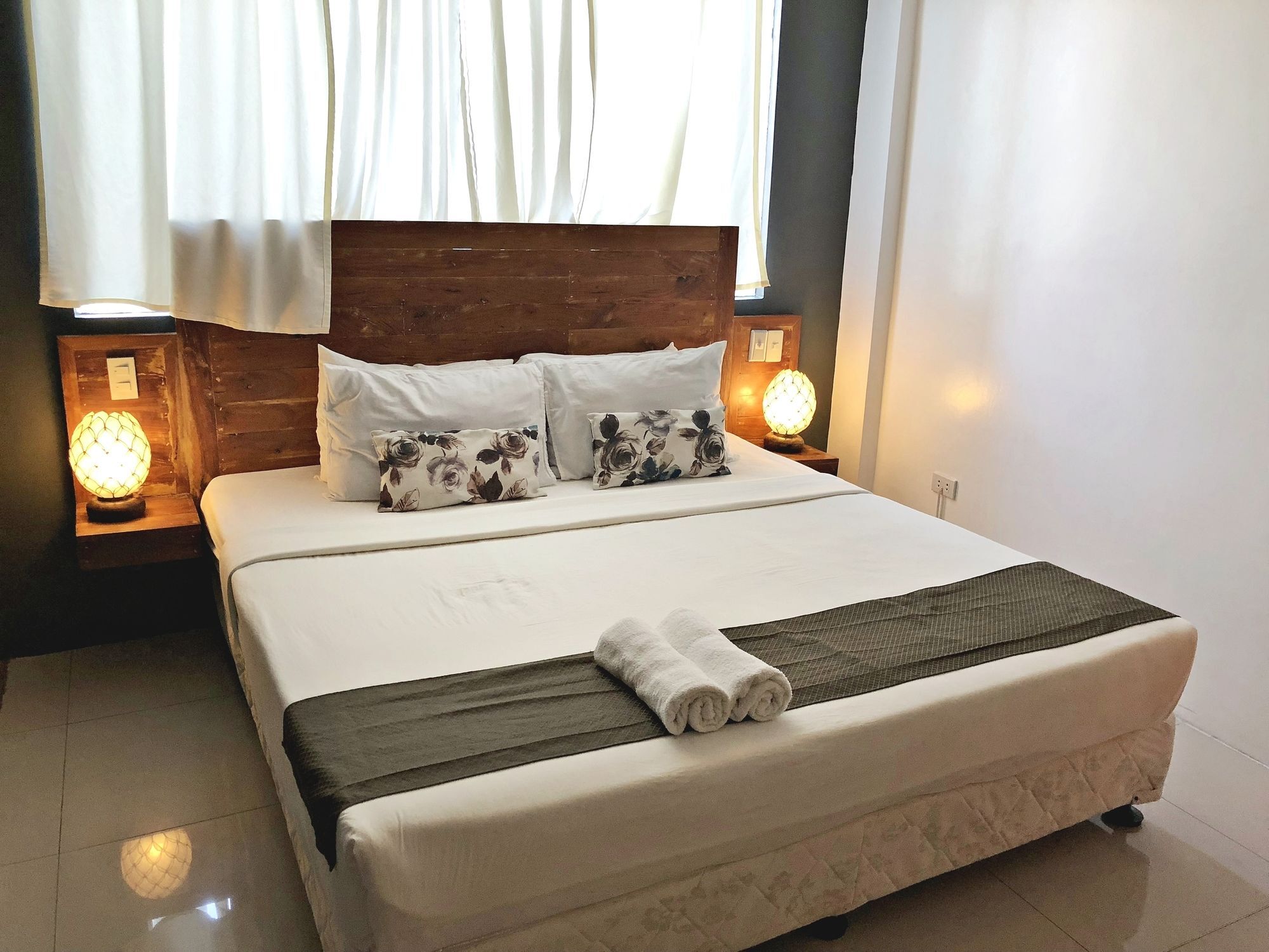 Daj Suites Boutique Hotel Tagaytay City Bagian luar foto
