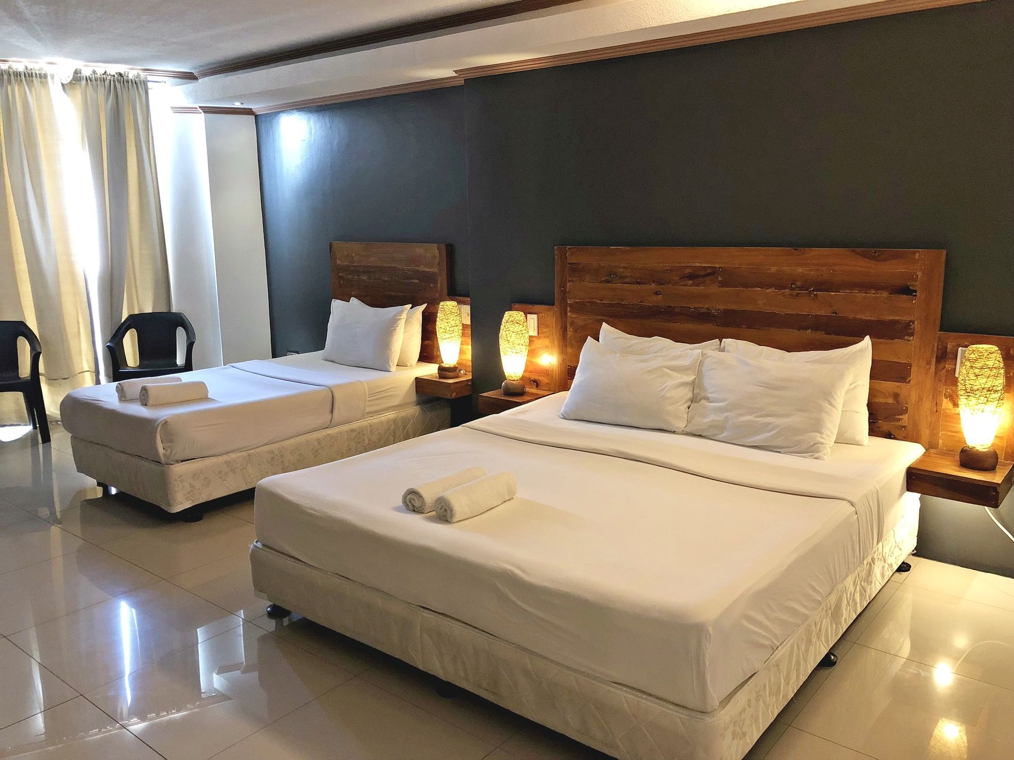 Daj Suites Boutique Hotel Tagaytay City Bagian luar foto