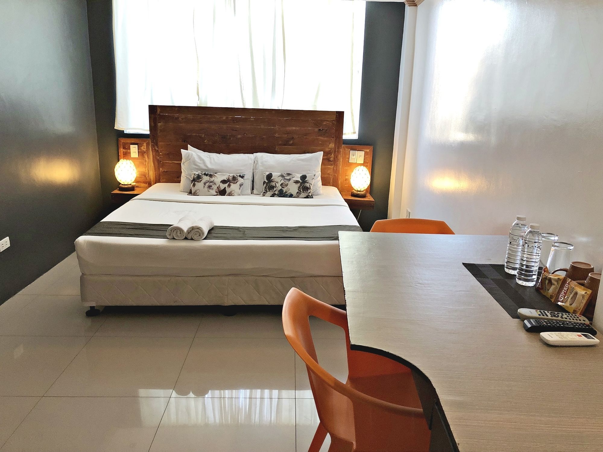Daj Suites Boutique Hotel Tagaytay City Bagian luar foto