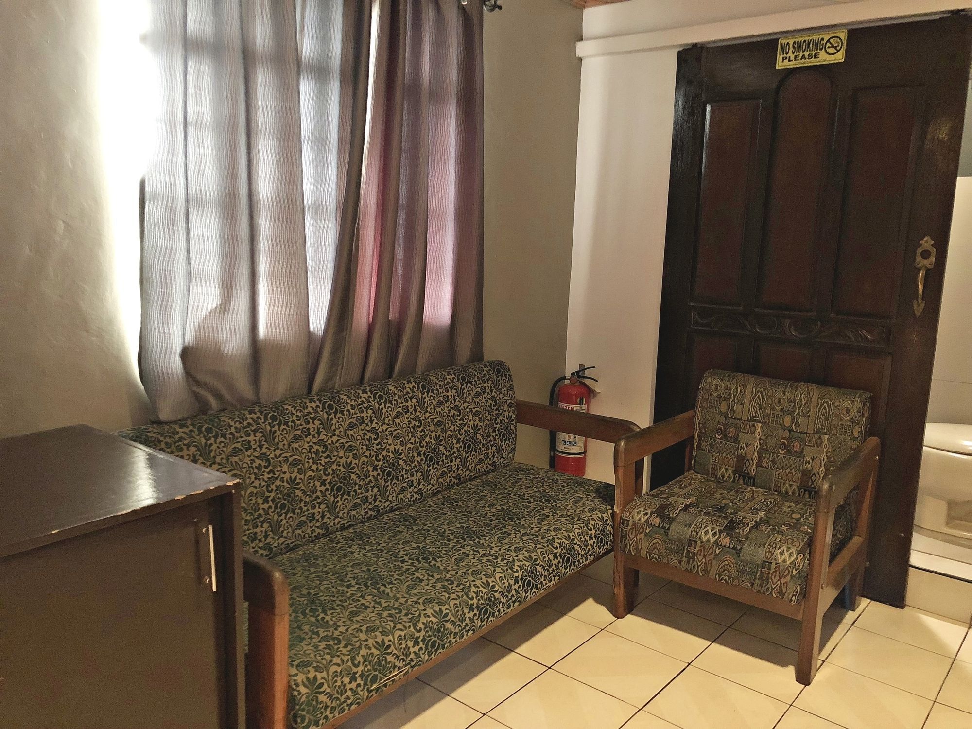Daj Suites Boutique Hotel Tagaytay City Bagian luar foto
