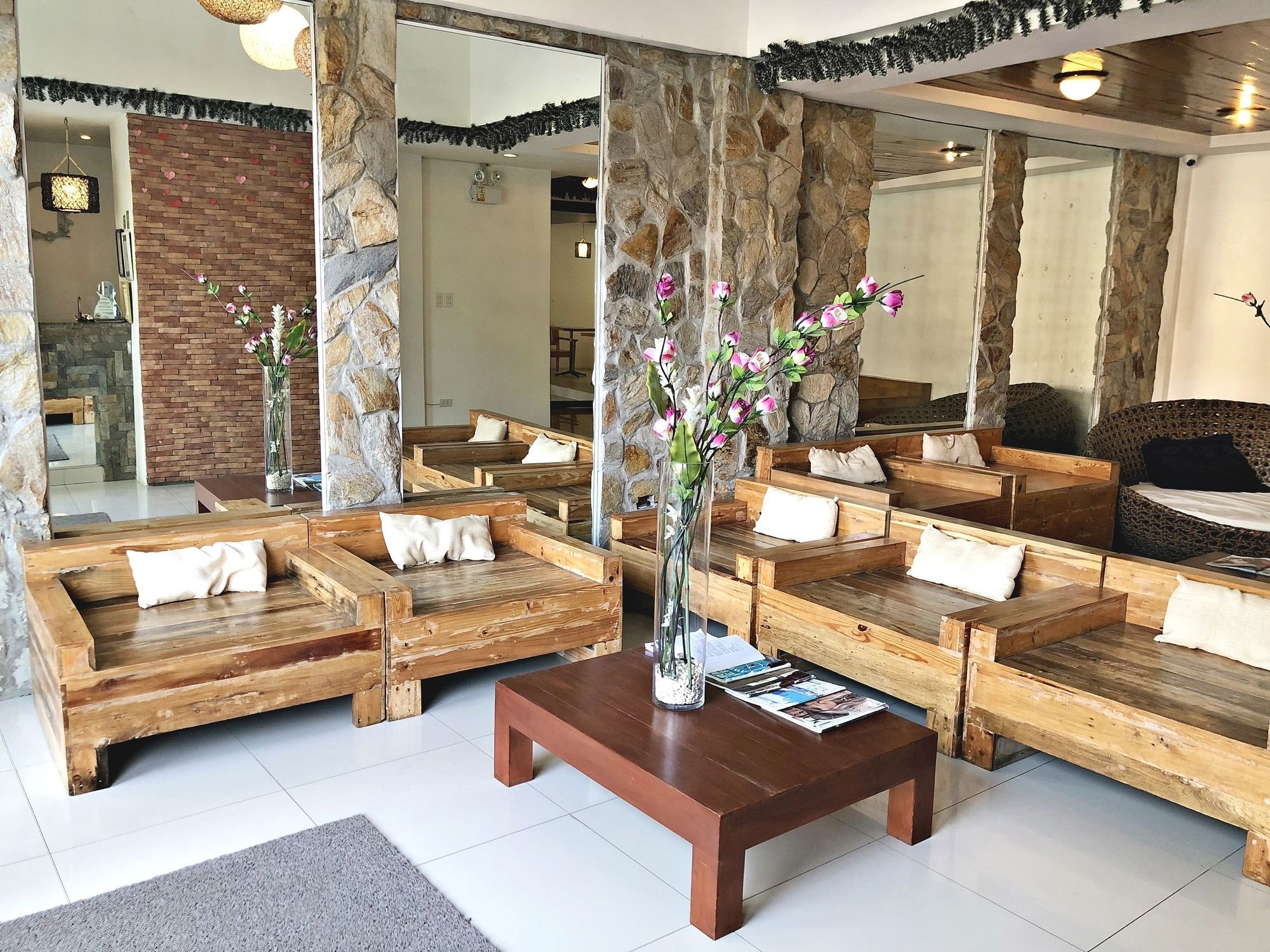 Daj Suites Boutique Hotel Tagaytay City Bagian luar foto